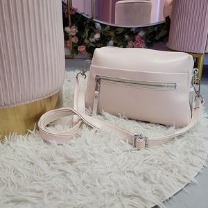 Светло-розовая сумочка в натуральной коже