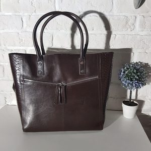 Вместительная сумка-шоппер из натуральной кожи шоколадного оттенка